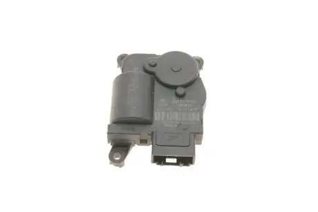 Моторчик заслонки пічки Audi A3/Q3/VW Golf VII/Passat 12- ADLER 2Q0907511G