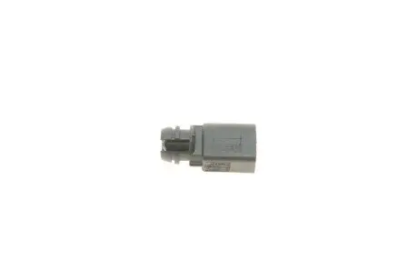 Датчик зовнішньої температури повітря Audi A6/Q7/Skoda Superb/VW Golf V/VI/Touran 00- (2 конт.) ADLER 8Z0820535
