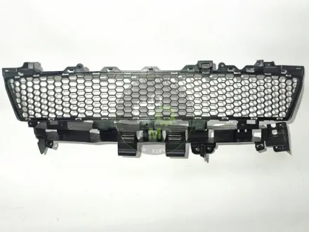 Решітка у бампері Dacia LOGAN, 2012-2017 AMParts AMParts (Avtomobile Parts) APDC0315T