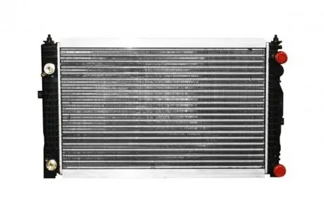Радиатор охлаждения Audi A4, A6 95-01/Skoda SuperB 01-08/VW Passat МКПП ASAM 32172