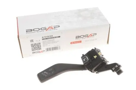 Перемикач світла фар VW Caddy III 1.9-2.0 TDI 04-15 BOGAP A7318103