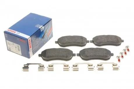 Колодки тормозные (передние) MB C-class (S204/W204)/E-class (S212/W212) 07- (с прижимной пластиной) BOSCH 0986494667