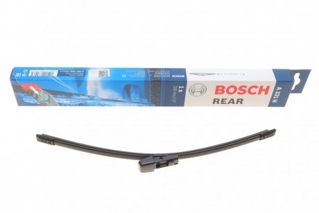 Щетка стеклоочистителя (задняя) (330mm) Audi A3/Q5 /Skoda Octavia III/ VW Passat 12- BOSCH 3 397 008 713