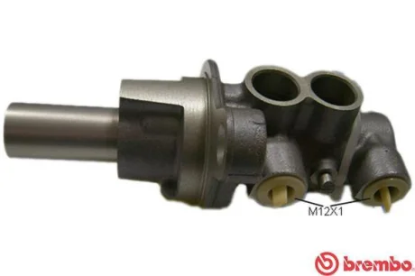 Гальмівний циліндр головний BREMBO M23 071
