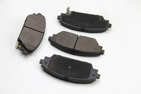 Гальмівні колодки пер. Mazda 3/CX-3 13- (Akebono) BREMSI BP3556