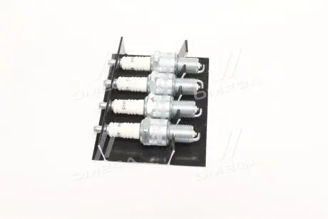 Свічка запалювання (кратно 4 шт.) CHEVROLET MATIZ (M200, M250) 05-, SPARK 05-|DAEWOO MATIZ (M100, M150) (OE048/R04) CHAMPION OE048R04