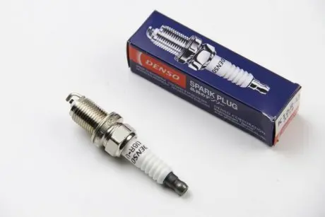 Свічка запалювання BMW/Nissan/Toyota DENSO K16RU