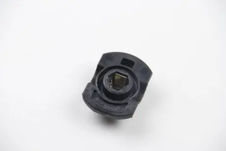 Бігунок розподільника запалювання Mazda 323/626 1.3-2.0i 91-04 FACET 3.8331/32