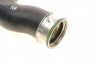 Патрубок интеркулера (нижний) (L) Audi A3/Skoda Octavia/SuperB/VW Golf/Jetta/Passat 2.0D 03- (сзади) FEBI BILSTEIN 102668 (фото 3)