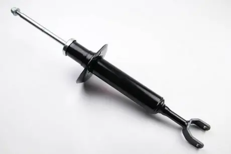 Амортизатор передний Passat B5 96-01/Audi A4 95-01/A6 97-05 KYB 341842