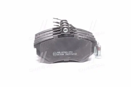 Колодка тормозов. диск. SEAT CORDOBA (6K2/C2), IBIZA II (6K1), VW GOLF II передн. (выр-во) LPR 05P613