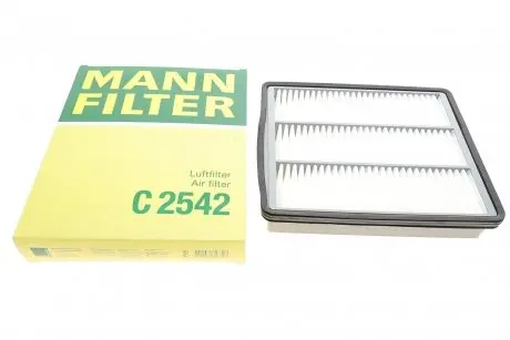 Фільтр повітряний Hyundai Terracan 2.5TD/2.9CRDI/3.5 V6 01-06 MANN C2542