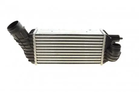 Радіатор інтеркулера Citroen C4/DS4/Peugeot 308/3008 2.0 HDI 07- NRF 30462