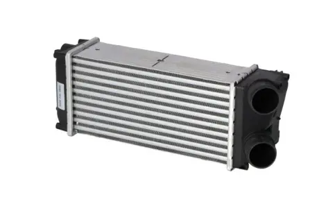 Радіатор інтеркулера Citroen C4/Peugeot 307 1.6 HDi 03-13 NRF 30860
