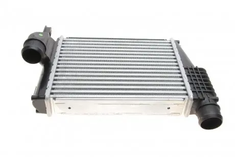 Радиатор интеркулера Citroen Jumpy III/Peugeot Expert 1.6/2.0BlueHDi 16- NRF 309077