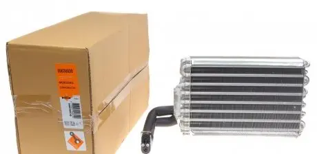 Радіатор кондиціонера MB E-class (W124) 84- NRF 36030
