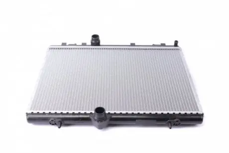 Радіатор охолодження Citroen Picasso/Peugeot 3008/5008 1.2-1.6 12- NRF 59320
