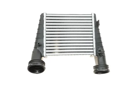 Радіатор інтеркулера VW Passat 1.9/2.0 TDI 00-05(пошкоджене кріплення) NRF DSC_30138A