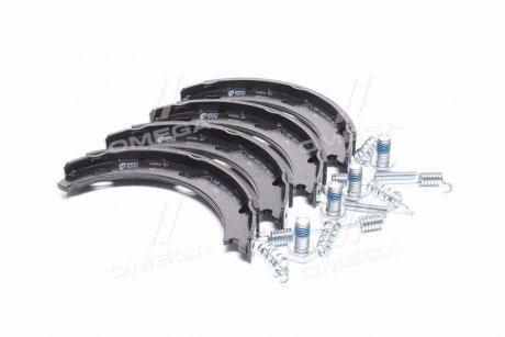 Колодка тормозов. барабан. MB W124, W201, W202, W210 задн. (выр-во) REMSA 4093.01