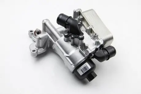 Корпус масляного фільтра Trafic 2.0 dCi 06-(з охолоджувачем) RENAULT 8200797762