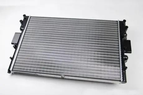 Радиатор THERMOTEC D7E007TT