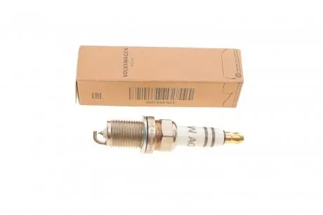 Свічка запалювання Longlife VW Amarok (10-), Jetta (06-), Passat (06-15)/Skoda Superb 1.8, 2.0 (08-15) VAG 06H905611